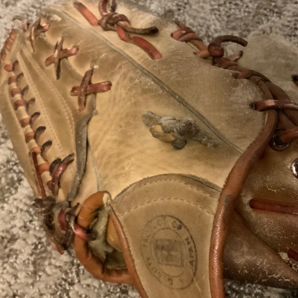 Vintage Regent 5416 Phil Rizzuto Model Leather Baseball Mit - Picture 8 of 9